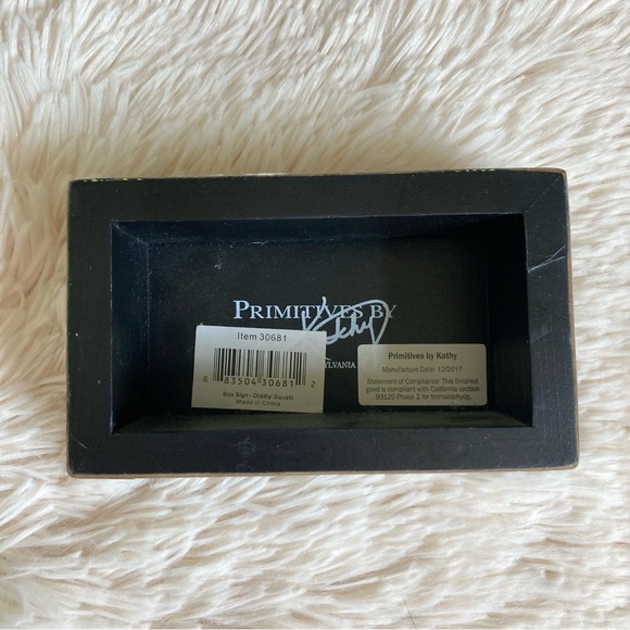 Everyday I Do Diddly Squats Wooden Decoration from Francesca’s - Picture 3 of 3